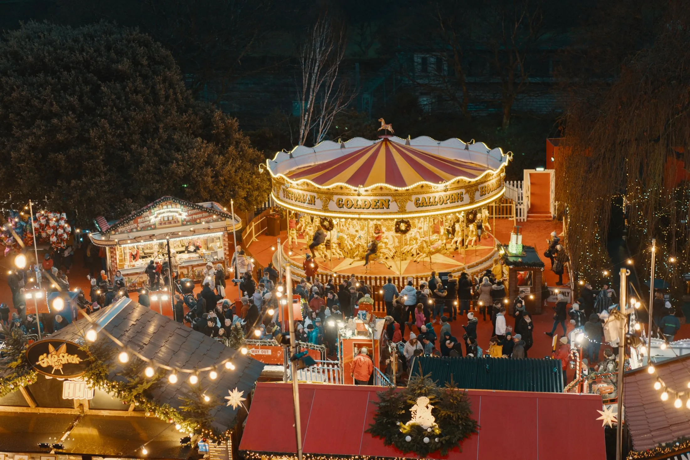 Edinburgh Christmas Market 2021 Princes Street Suites